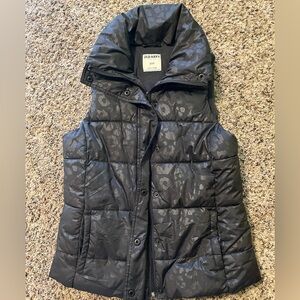 Old Navy Charcoal Patterned Quilted Puffer Vest